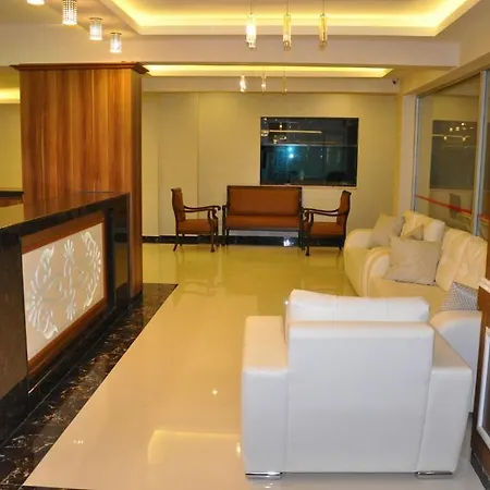 Mitos アパートホテル