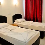 Apartahotel Mitos