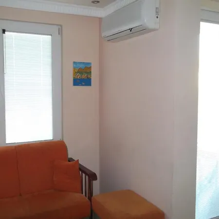 Ξενοδοχείο με διαμερίσματα Mitos 2*