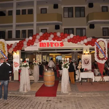 Mitos Aparthotel 3*